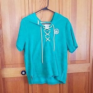 Ivory Ella green cropped t shirt